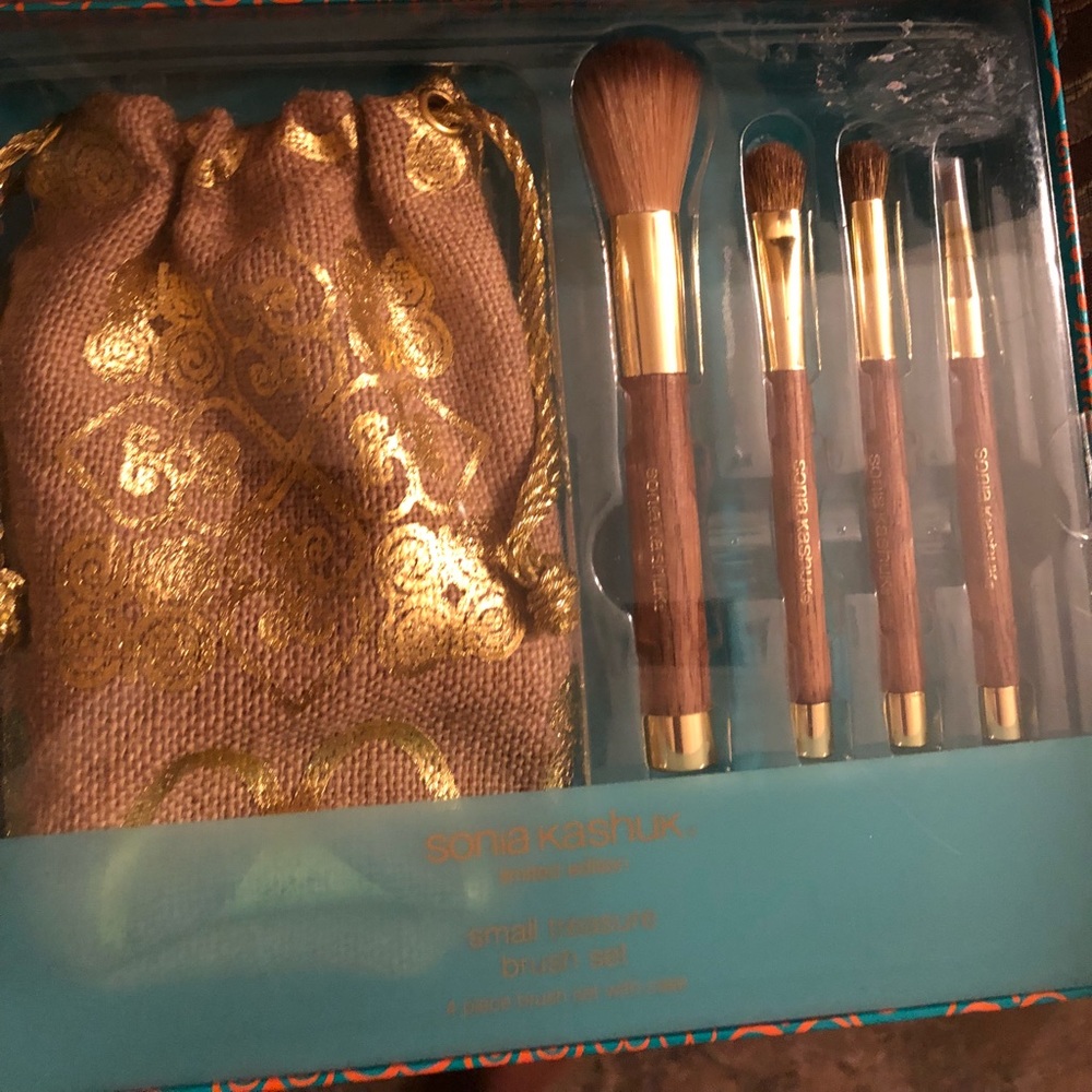 Sonia Kashuk NEW Makeup brush set
